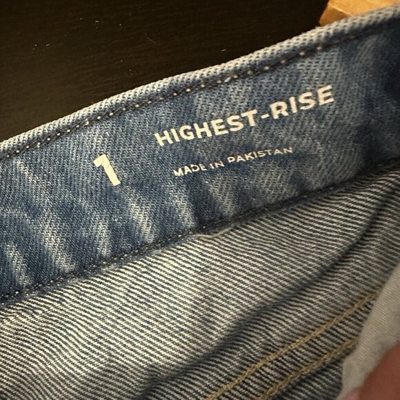 Arizona Jeans Co Womens Jean Shorts Size 1 Patch Pocket Highest Rise Roll/fray - Picture 8 of 9